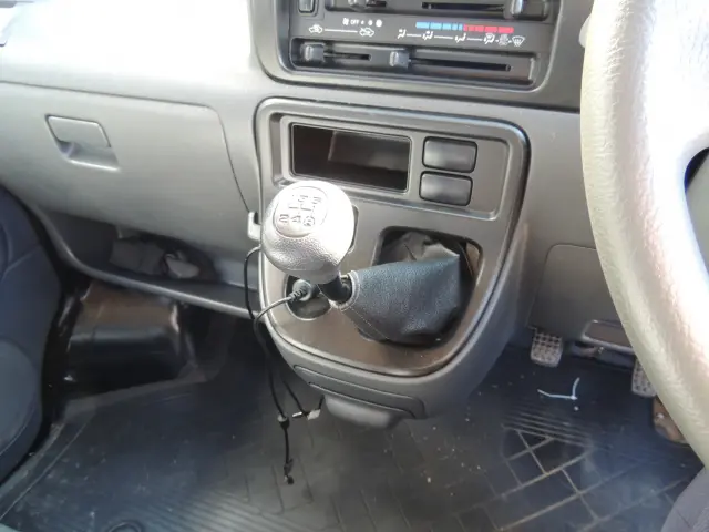 ダイハツ ハイゼットバン EBD-S321W(2WD)の写真42