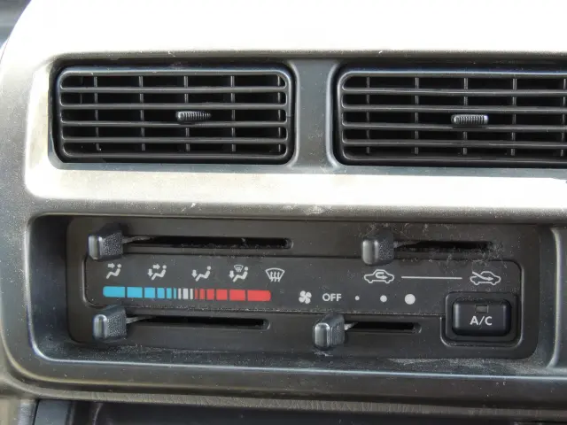 ダイハツ ハイゼットトラック LE-S200C(2WD)の写真28