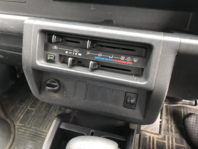 ダイハツ ハイゼットトラック EBD-S500P(2WD)の写真40