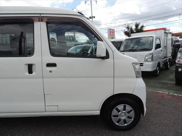トヨタ ピクシスバン EBD-S321M(2WD)の写真12