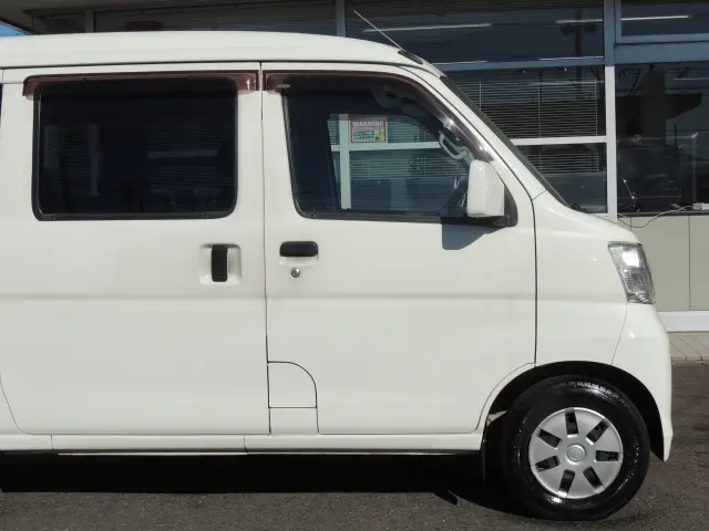 ダイハツ ハイゼットバン EBD-S321V(4WD)の写真6