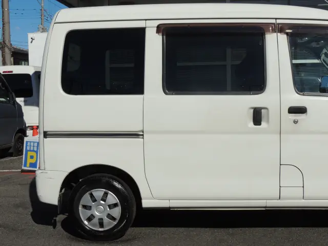 ダイハツ ハイゼットバン EBD-S321V(4WD)の写真7
