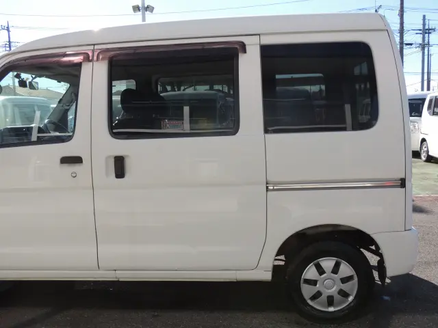 ダイハツ ハイゼットバン EBD-S321V(4WD)の写真15