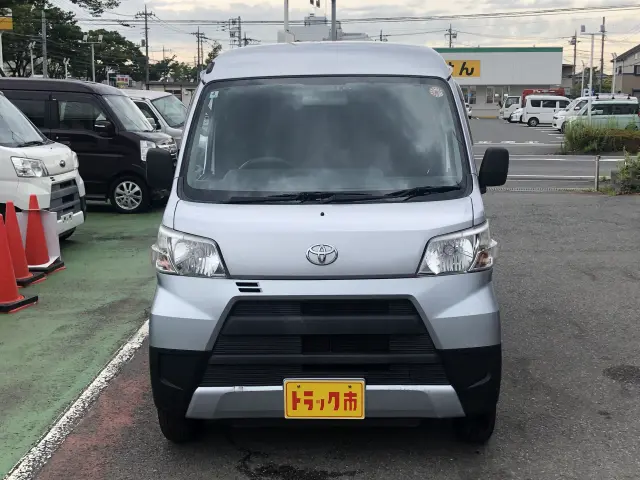 トヨタ ピクシスバン 3BD-S321M(2WD)の写真2