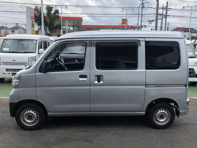 トヨタ ピクシスバン 3BD-S321M(2WD)の写真11