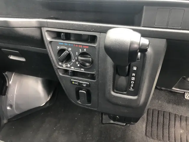 トヨタ ピクシスバン 3BD-S321M(2WD)の写真43