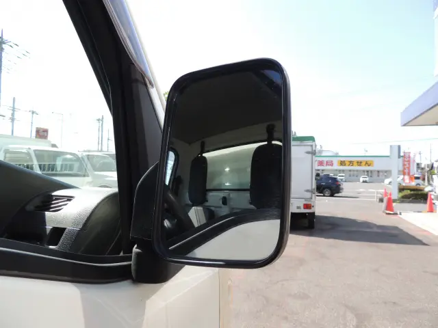 ダイハツ ハイゼットトラック EBD-S500P(2WD)の写真5