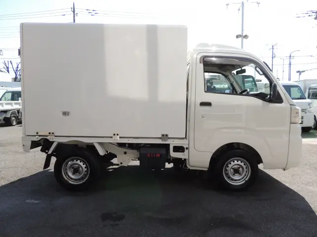 ダイハツ ハイゼットトラック EBD-S500P(2WD)の写真12