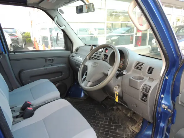 ダイハツ ハイゼットバン EBD-S331V(4WD)の写真20