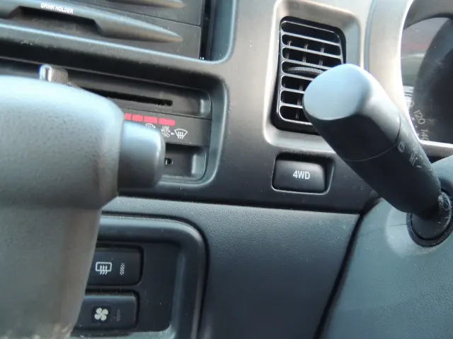 ダイハツ ハイゼットバン EBD-S331V(4WD)の写真40