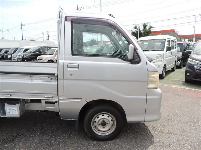 ダイハツ ハイゼットトラック EBD-S201P(2WD)の写真5