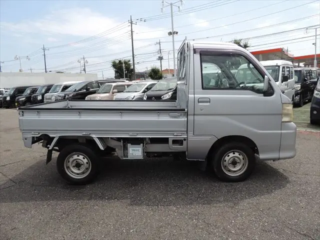 ダイハツ ハイゼットトラック EBD-S201P(2WD)の写真7