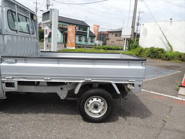 ダイハツ ハイゼットトラック EBD-S201P(2WD)の写真11