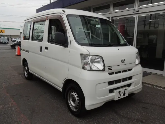 ダイハツ ハイゼットバン EBD-S331V(4WD)の写真3