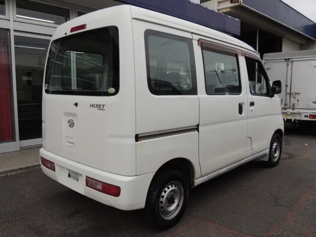 ダイハツ ハイゼットバン EBD-S331V(4WD)の写真4