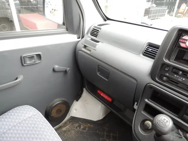 ダイハツ ハイゼットバン EBD-S331V(4WD)の写真31