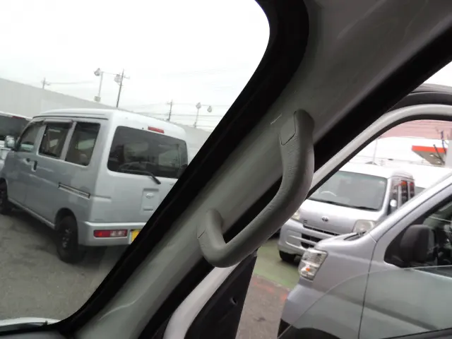 ダイハツ ハイゼットバン EBD-S331V(4WD)の写真32