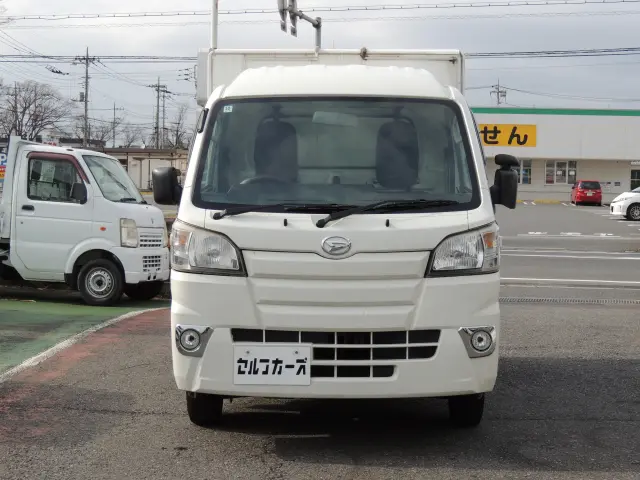 ダイハツ ハイゼットトラック EBD-S500P(2WD)の写真2