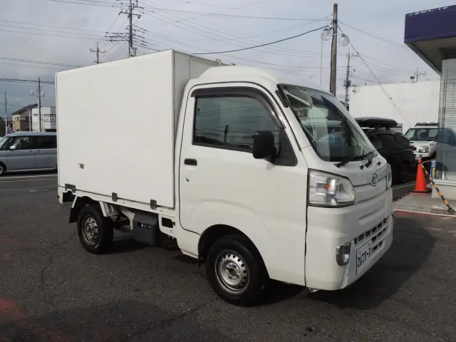 ダイハツ ハイゼットトラック EBD-S500P(2WD)の写真4