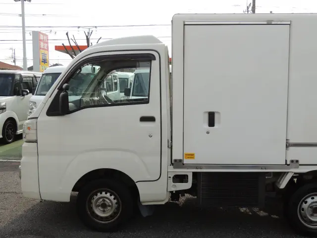 ダイハツ ハイゼットトラック EBD-S500P(2WD)の写真13