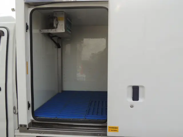 ダイハツ ハイゼットトラック EBD-S500P(2WD)の写真46