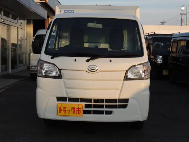 ダイハツ ハイゼットトラック EBD-S500P(2WD)の写真2