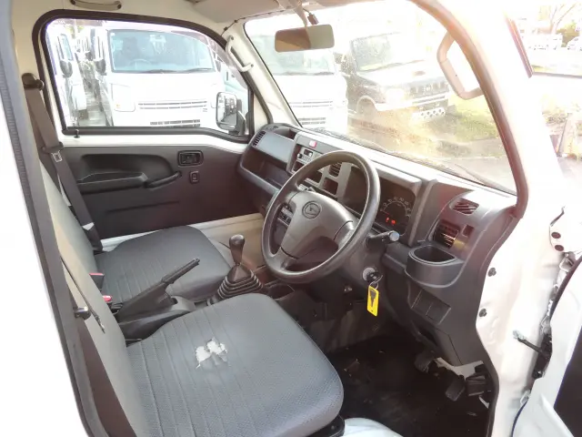 ダイハツ ハイゼットトラック EBD-S500P(2WD)の写真17