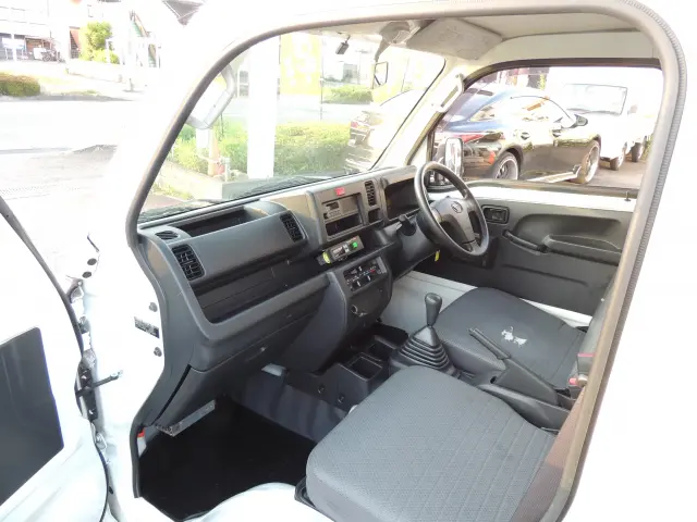 ダイハツ ハイゼットトラック EBD-S500P(2WD)の写真21