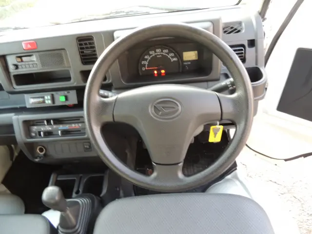 ダイハツ ハイゼットトラック EBD-S500P(2WD)の写真25