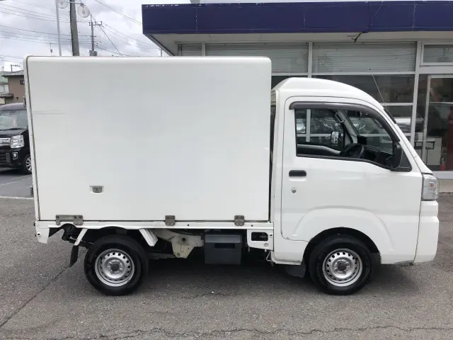 ダイハツ ハイゼットトラック EBD-S500P(2WD)の写真5