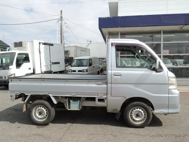 ダイハツ ハイゼットトラック EBD-S211P(4WD)の写真5