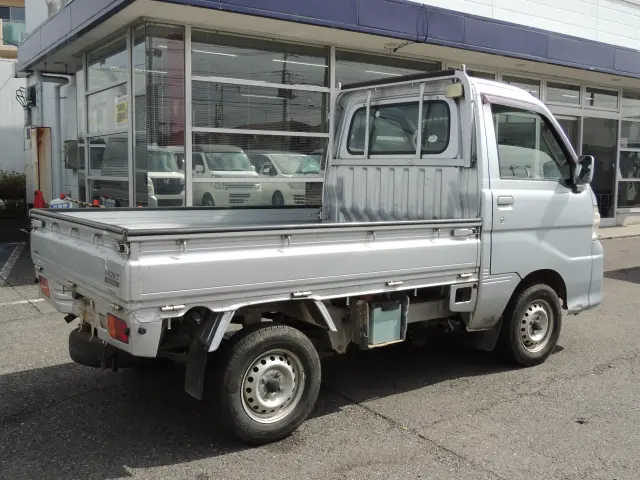 ダイハツ ハイゼットトラック EBD-S211P(4WD)の写真6