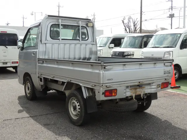 ダイハツ ハイゼットトラック EBD-S211P(4WD)の写真9