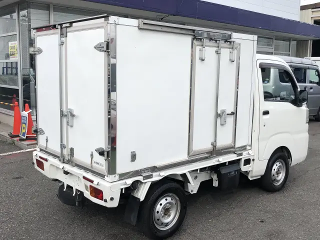 ダイハツ ハイゼットトラック EBD-S510P(4WD)の写真6