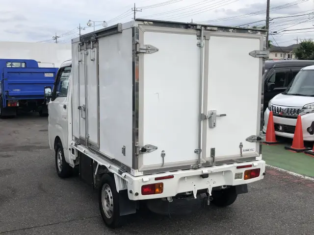 ダイハツ ハイゼットトラック EBD-S510P(4WD)の写真9