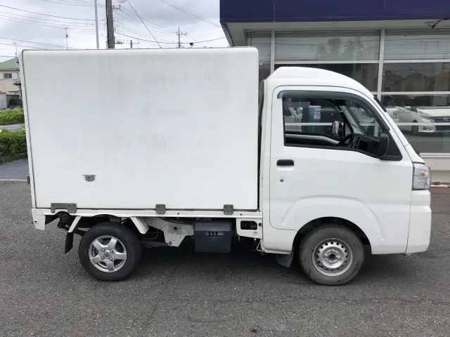 ダイハツ ハイゼットトラック EBD-S500P(2WD)の写真5