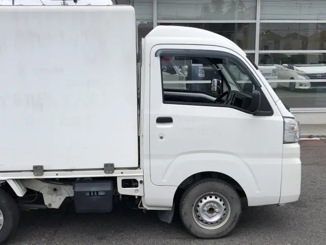 ダイハツ ハイゼットトラック EBD-S500P(2WD)の写真6