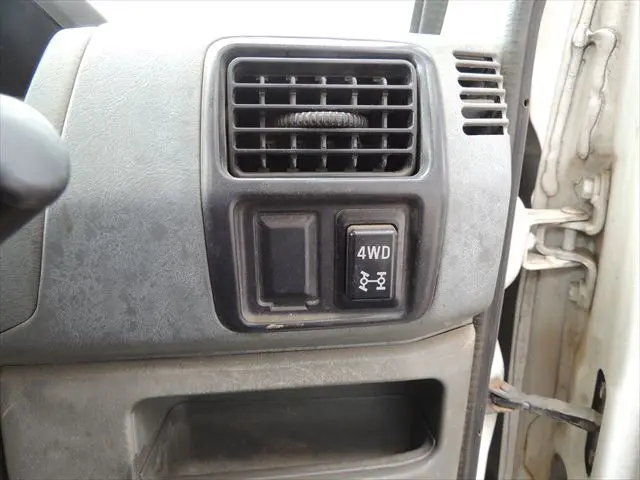 日産 クリッパートラック GBD-U72T(4WD)の写真34