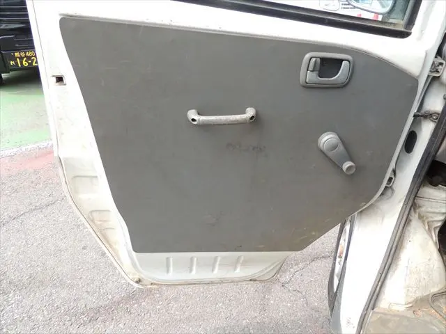 日産 クリッパートラック GBD-U72T(4WD)の写真50