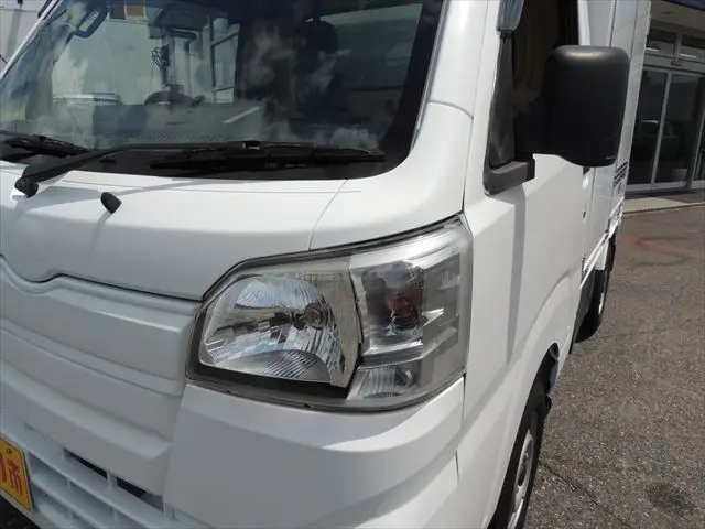 ダイハツ ハイゼットトラック EBD-S500P(2WD)の写真6