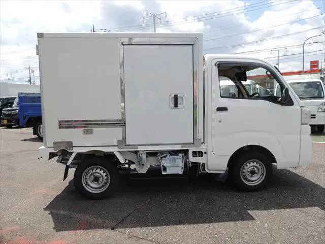 ダイハツ ハイゼットトラック EBD-S500P(2WD)の写真18