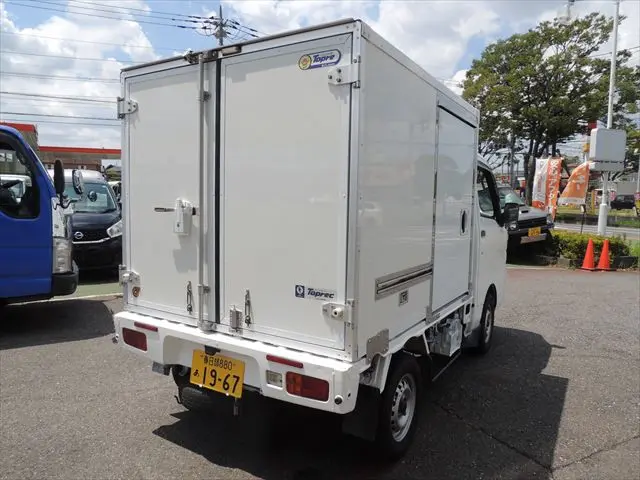 ダイハツ ハイゼットトラック EBD-S500P(2WD)の写真19