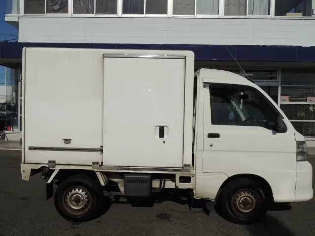 ダイハツ ハイゼットトラック EBD-S201P(2WD)の写真5