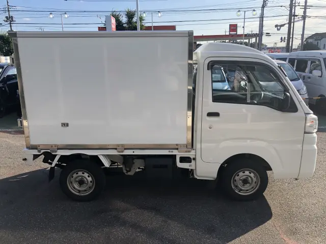 ダイハツ ハイゼットトラック EBD-S500P(2WD)の写真5