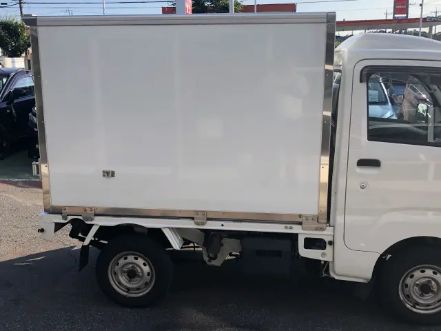 ダイハツ ハイゼットトラック EBD-S500P(2WD)の写真6