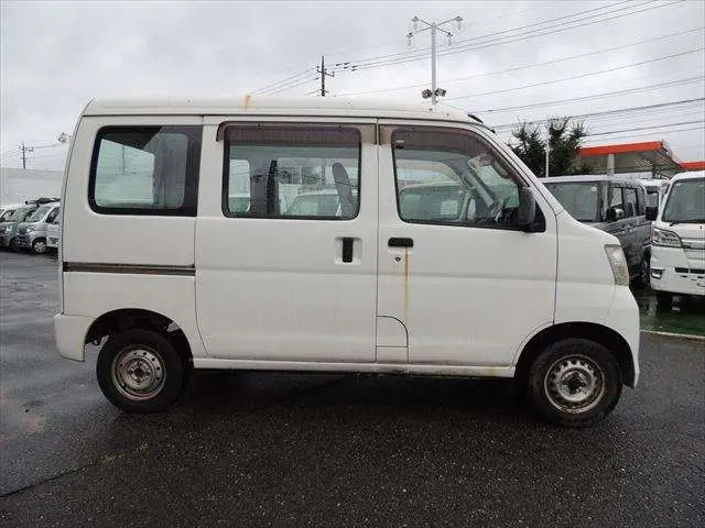 ダイハツ ハイゼットバン EBD-S331V(4WD)の写真12