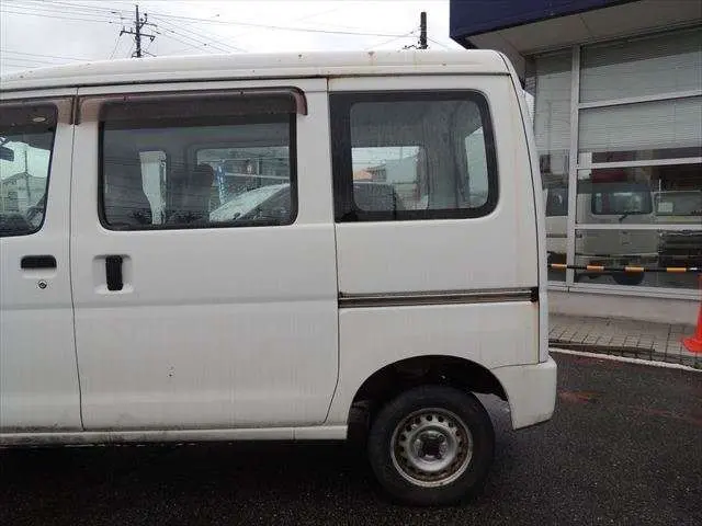 ダイハツ ハイゼットバン EBD-S331V(4WD)の写真16