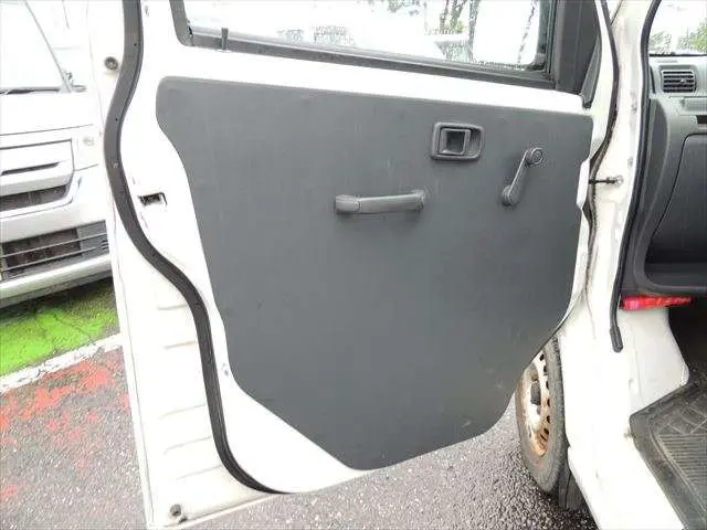 ダイハツ ハイゼットバン EBD-S331V(4WD)の写真23