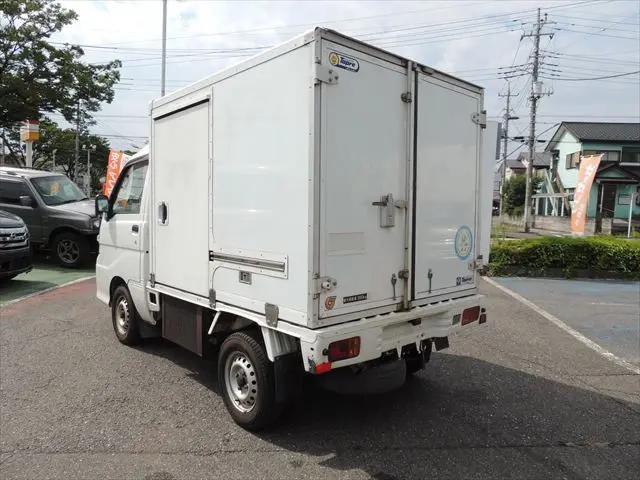 ダイハツ ハイゼットトラック EBD-S201P(2WD)の写真17