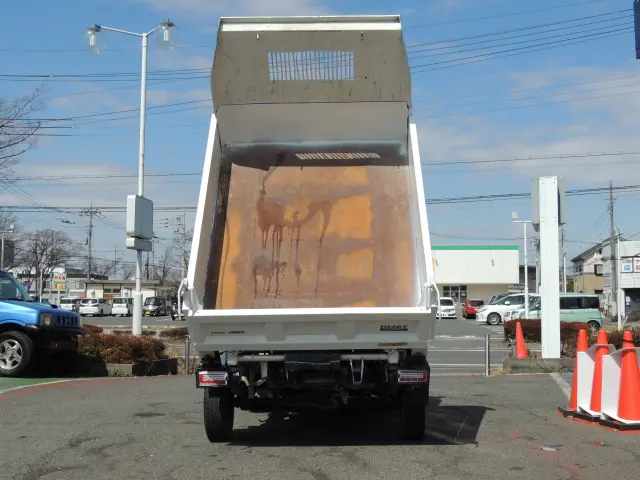 ダイハツ ハイゼットトラック EBD-S211P(4WD)の写真2